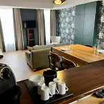 Le Cardinal Centre 3*