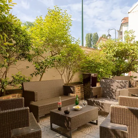 Hotel Le Cardinal Centre 3*