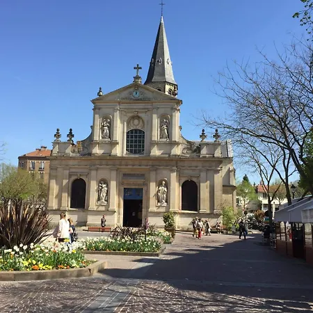 Hotel Le Cardinal Centre Rueil-Malmaison