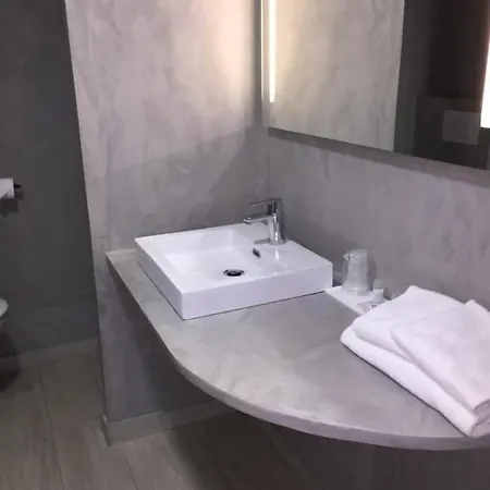 Le Cardinal Centre 3*
