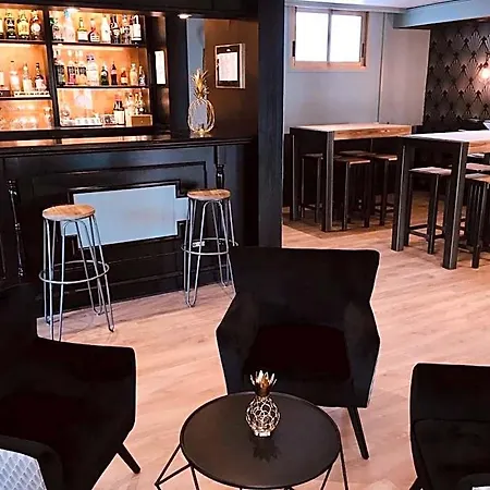 Le Cardinal Centre فندق رويل-مالميزون