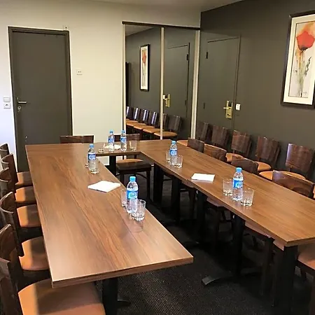 Le Cardinal Centre 3* رويل-مالميزون