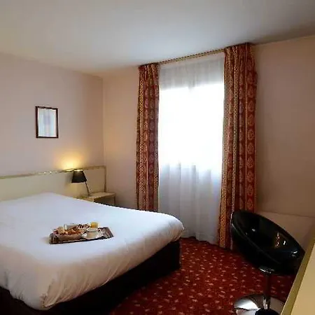 Le Cardinal Centre 3* Rueil-Malmaison