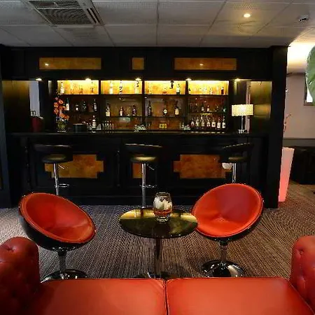 Le Cardinal Centre 3* Rueil-Malmaison