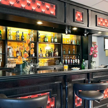 Hotel Le Cardinal Centre Rueil-Malmaison