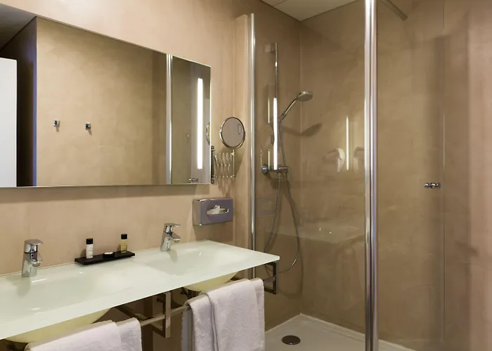 Hotel Le Cardinal Centre Rueil-Malmaison