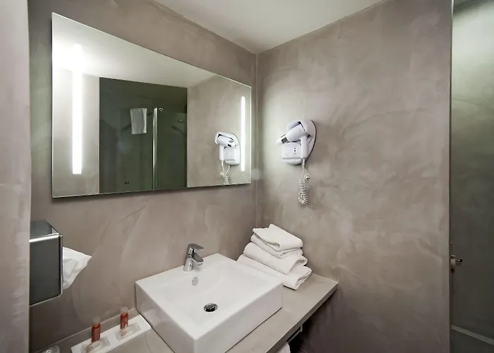 Hotel Le Cardinal Centre Rueil-Malmaison